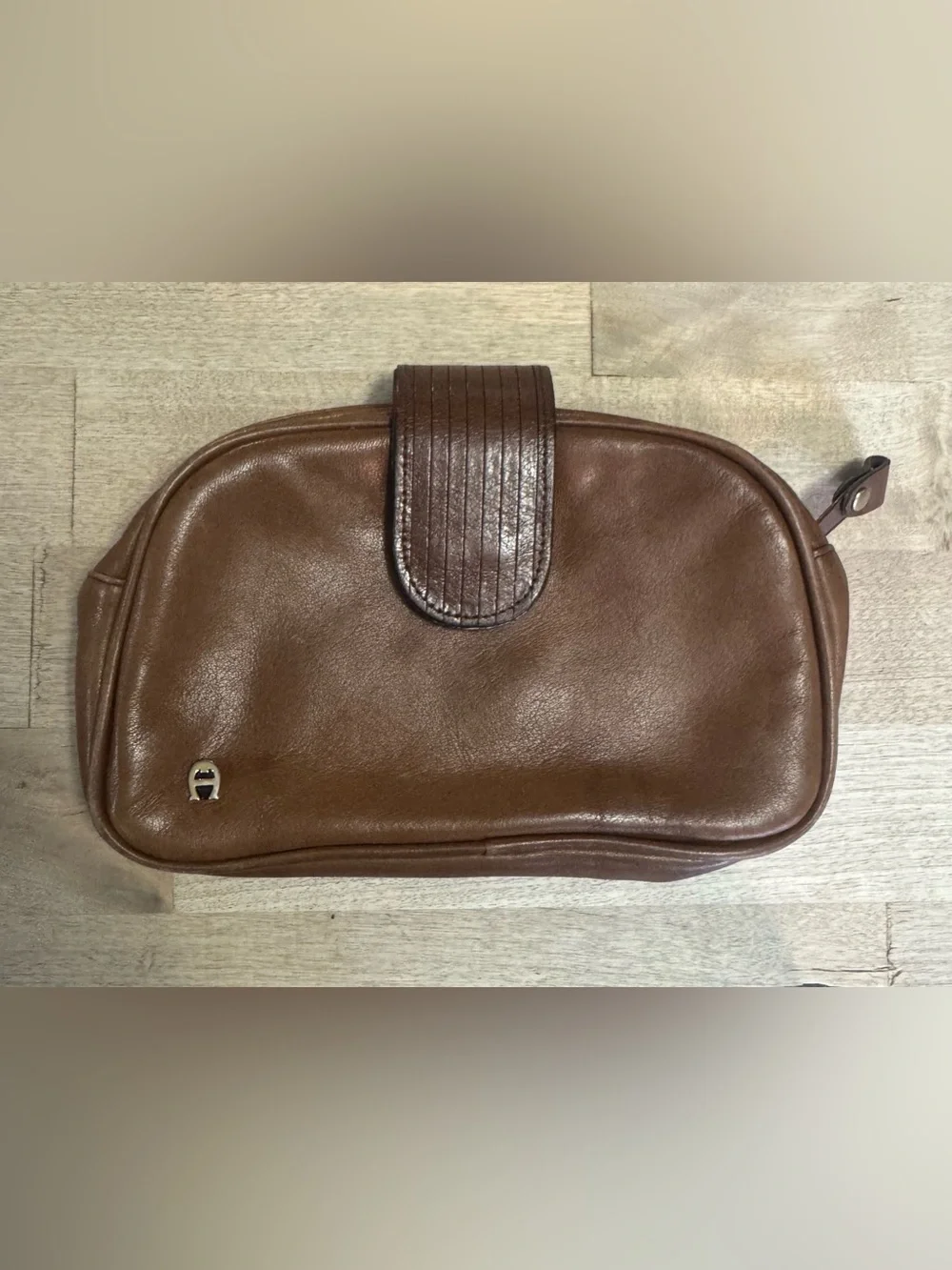 Etienne Aigner vintage Brown Leather Wristlet Clutch wallet makeup pouch